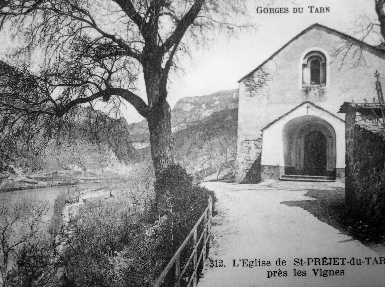Photo ancienne de l'église - 2